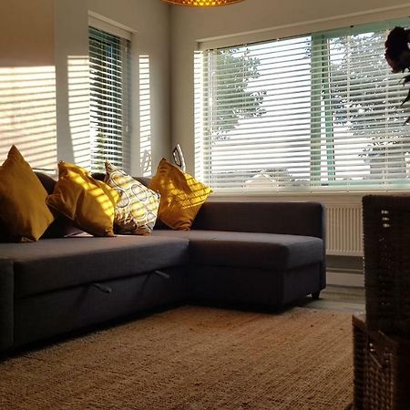 Апартаменти New Contemporary Flat Minutes From Airport & Nec Marston Green Екстер'єр фото