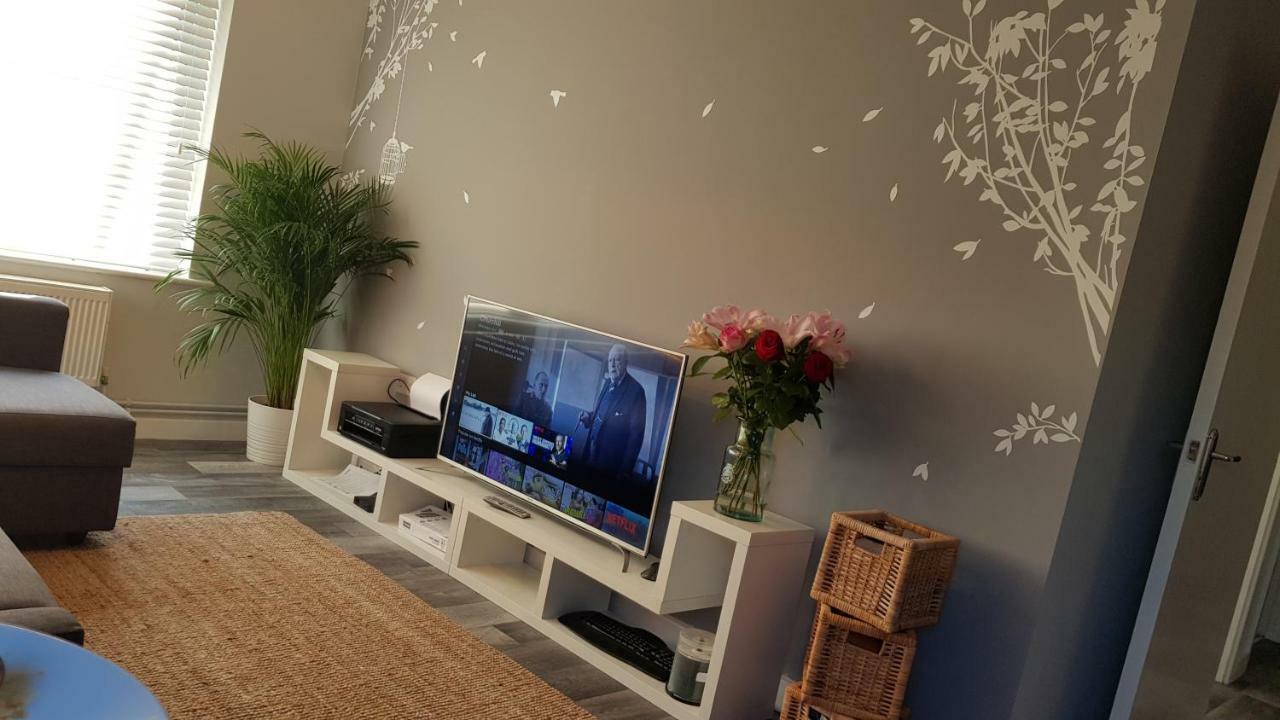 Апартаменти New Contemporary Flat Minutes From Airport & Nec Marston Green Екстер'єр фото