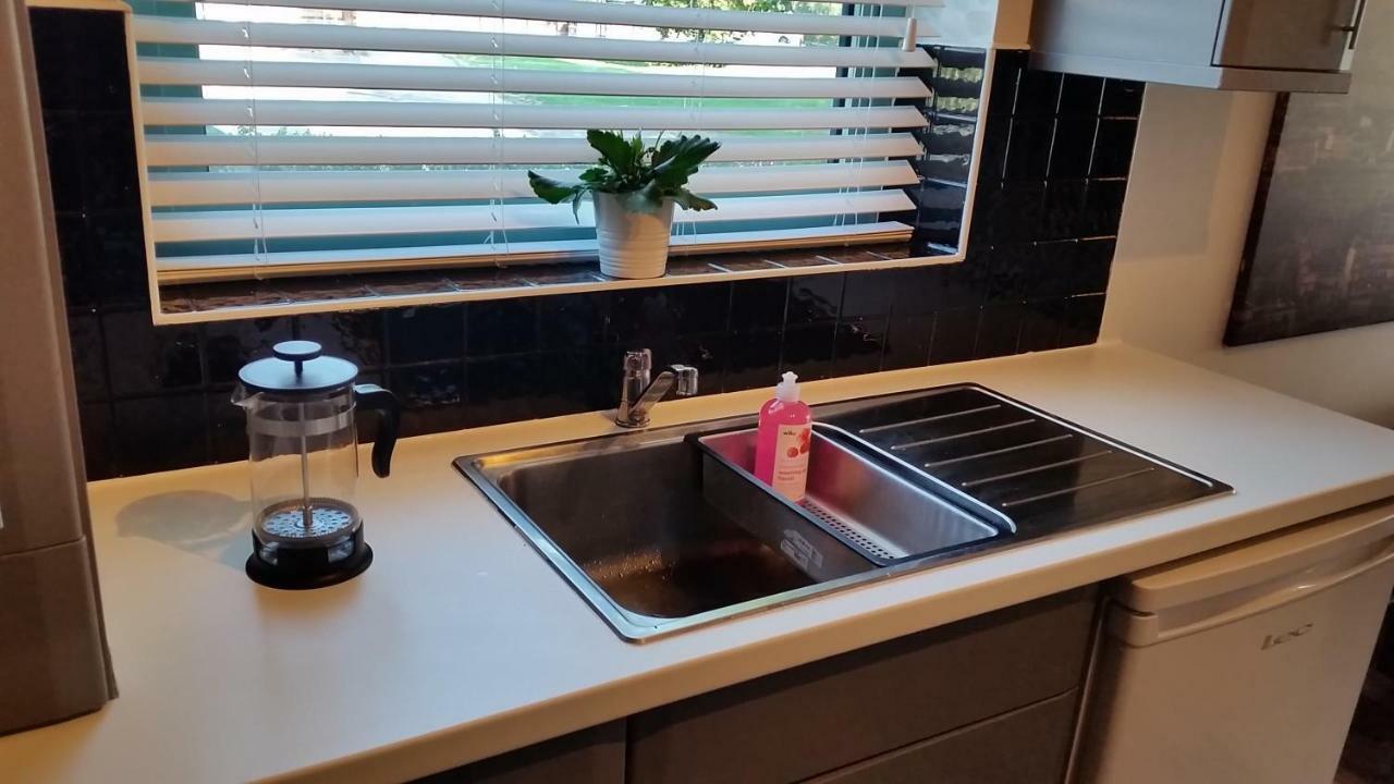 Апартаменти New Contemporary Flat Minutes From Airport & Nec Marston Green Екстер'єр фото